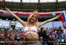 Piala Dunia 2018: Dicap Bintang Panas, Suporter Seksi Nangis - JPNN.com