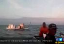 Perahu Pembawa Kotak Surat Suara Tenggelam di Laut - JPNN.com