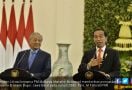Cerita Jokowi Disopiri Mahathir Naik Proton, Ngebut Banget - JPNN.com