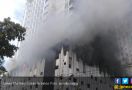 Apartemen Mewah Terbakar di Medan, Asap Hitam Membubung - JPNN.com