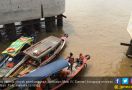 Pekerja Proyek yang Jatuh ke Sungai Musi Hilang Terbawa Arus - JPNN.com