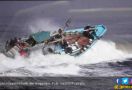 Kapal Terbalik, 21 Nelayan Tenggelam - JPNN.com