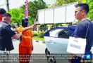 Penyebab Sopir Taksi Online Ditembak dan Dikepruk Dongkrak - JPNN.com