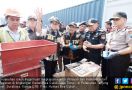 Menkeu: Penyelundupan 3 Kontainer Miras Berhasil Digagalkan - JPNN.com