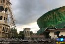 Warga KLU Inginkan Menara Masjid Miring Dirobohkan Saja - JPNN.com