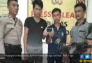 Dua Pelaku Jambret Diantarkan Keluarga ke Kantor Polisi - JPNN.com