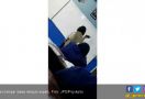 Video Viral: Guru Perempuan Tampar Siswa dengan Sepatu - JPNN.com