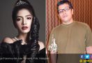 Pamer Cincin, Angel Karamoy Sudah Dilamar? - JPNN.com