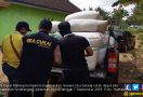 Bea Cukai Malang Tangkap Pengedar Rokok Ilegal - JPNN.com