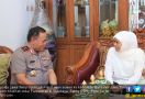 Kapolda Jatim Sambangi Rumah Khofifah - JPNN.com