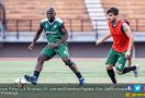 2 Bek Andalan Persebaya Ingin Jebol Gawang Borneo FC - JPNN.com