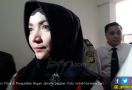 Roro Fitria Beber KDRT yang Dilakukan Sang Suami Selama Menikah - JPNN.com