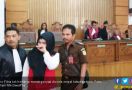 Tangis Roro Fitria Pecah Divonis Empat Tahun Penjara - JPNN.com