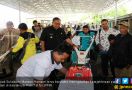 Bupati Sukabumi Bagikan 25 Traktor demi Genjot Produksi - JPNN.com