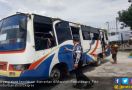 Tak Kuat Menanjak, Bus Bawa Keluarga Pengantin Terguling - JPNN.com