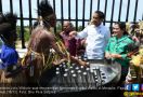 Moeldoko: Ada Yang Belingsatan Lihat Jokowi Gencar Bangun Papua - JPNN.com