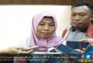 Baiq Nuril Serahkan Ribuan Surat Dukungan untuk Jokowi - JPNN.com