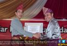 Presiden Jokowi dan Ibu Iriana Terima Gelar Adat Komering - JPNN.com