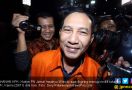 Berompi Tahanan KPK, Dua Hakim Ogah Bicara ke Media - JPNN.com