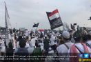 Kibarkan Bendera Tauhid, Massa: Tak Ada yang Berani Bakar - JPNN.com