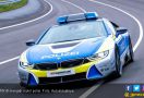 BMW i8 Mendapat Tugas Sebagai Mobil Polisi - JPNN.com