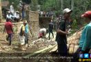 Tolong, Banjir Bandang Hancurkan Lima Jembatan di Sini - JPNN.com