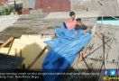 3000 Asbes dan 1000 Terpal Untuk Korban Puting Beliung Bogor - JPNN.com