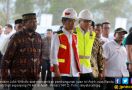 Jokowi Tekan Tombol Sirene, Pembangunan Tol Aceh Dimulai - JPNN.com