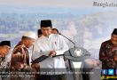 Jokowi Serahkan 2.050 Sertifikat Tanah di Bangkalan - JPNN.com