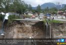 Jembatan Jamur Ujung Ambruk, Lalu Lintas Wih Pesam Dialihkan - JPNN.com