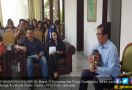 Ahok dan Puput Kompak Senandungkan Lagu Rohani di Kebaktian Keluarga - JPNN.com