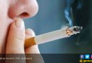 Merokok Saat Buka Puasa? Ini 7 Efeknya bagi Kesehatan - JPNN.com