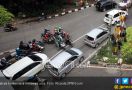 Akibat Berbuat Terlarang, 2 Pemuda di Bekasi Tewas Ditabrak Mobil Boks - JPNN.com