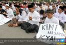 Ribuan Santri di Kudus Bela Mbah Moen - JPNN.com