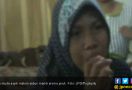 Viral : Ibu Muda Ini Doyan Makan Sabun Mandi Batangan - JPNN.com