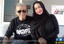 Kembali Aktif di Instagram, Dewi Perssik Curahkan Kerinduan Pada Mendiang Ayahnya - JPNN.com