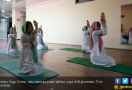 Fakhria Momtaz Siap Mengajak Taliban Ikut Kelas Yoga - JPNN.com