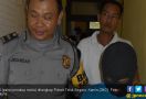 Kepala Hendra Berlumuran Darah Dibacok Teman Sendiri - JPNN.com