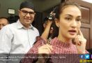 Atiqah Hasiholan Kecewa Eksepsi Ibunya Ditolak Hakim - JPNN.com