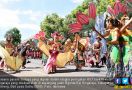 Parade Budaya Meriahkan HUT ke-415 Kota Singaraja - JPNN.com