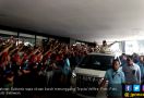 Sapa Ribuan Buruh, Tumben Prabowo Tunggangi Toyota Vellfire Bukan Lexus - JPNN.com