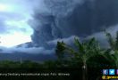 Erupsi Gunung Sinabung Membahayakan Penerbangan - JPNN.com