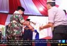 Panglima TNI Santuni Anak Yatim Piatu, Wakapolri Bantu Warakawuri - JPNN.com
