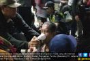 Puluhan Pengunjukrasa Terpaksa Dibopong ke Belakang Gedung Sarinah - JPNN.com