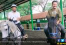 Arie Untung: Ajak Aku Berkuda Lagi Nanti di Janah ya Ustaz - JPNN.com