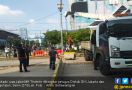 Blokade Jalan Dibongkar, Lalu Lintas Jalan MH Thamrin Masih Macet - JPNN.com