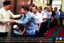Usai Salat Jumat Bersama, Menpora Bersilaturahmi dengan Karyawan - JPNN.com