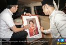 Kain Penutup Jenazah Ibu Ani Yudhoyono, Oh Ternyata - JPNN.com