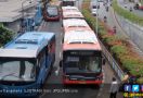 Jalan di Depan DPR Masih Ditutup, ini Rute Pengalihan Transjakarta - JPNN.com