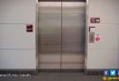 Husen Nyaris Kehilangan Kaki Akibat Bercanda di Dalam Lift - JPNN.com